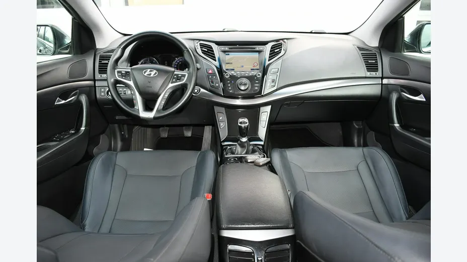 HYUNDAI i40 -
