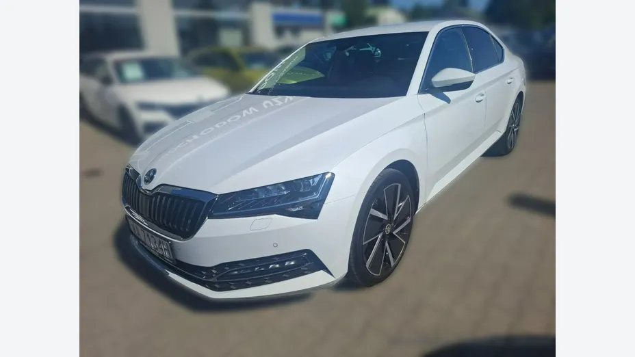 SKODA Superb -