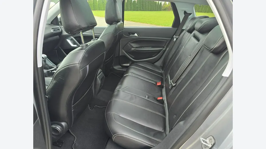 PEUGEOT 308 -