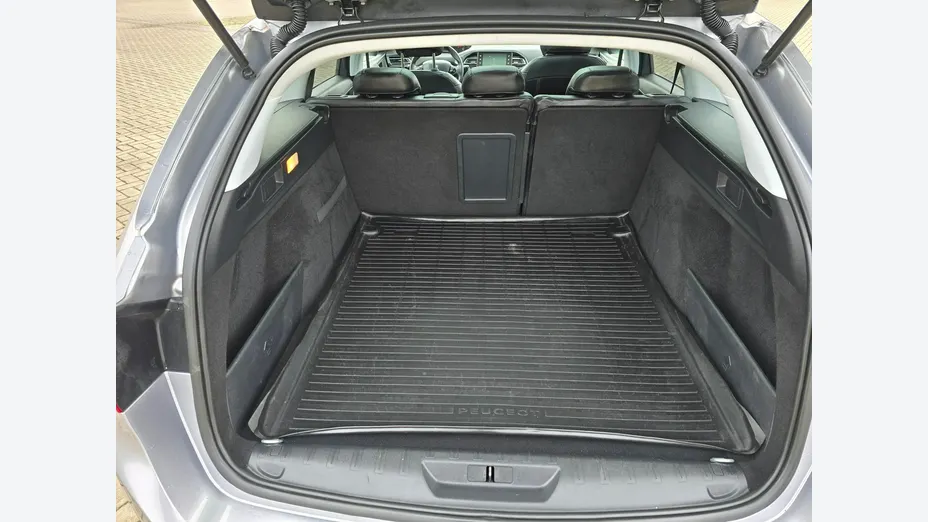PEUGEOT 308 -