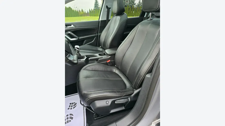 PEUGEOT 308 -