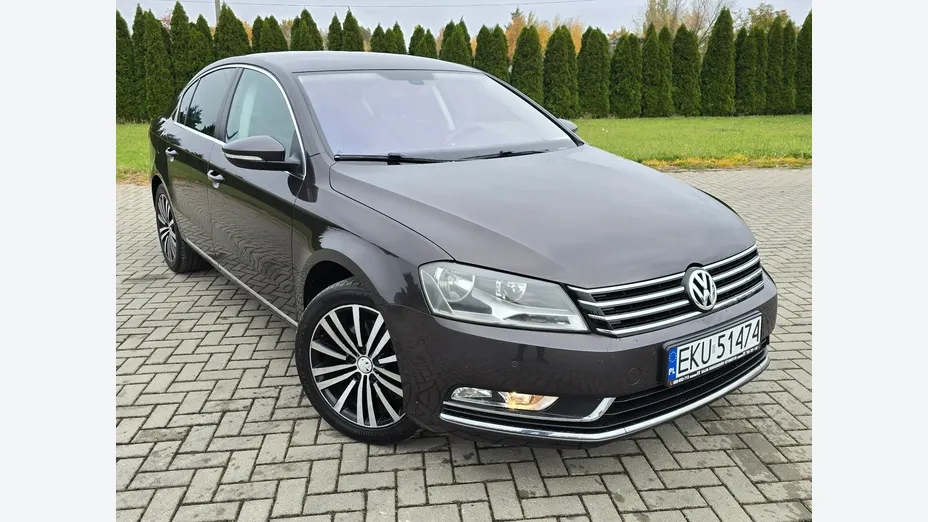 VOLKSWAGEN Passat -
