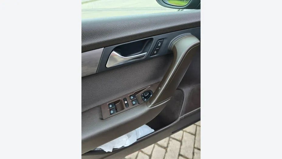 VOLKSWAGEN Passat -
