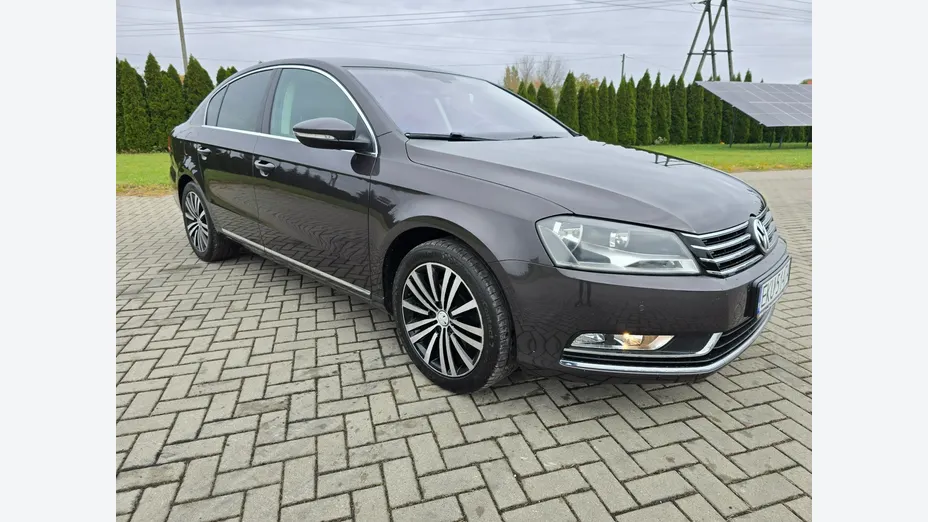 VOLKSWAGEN Passat -