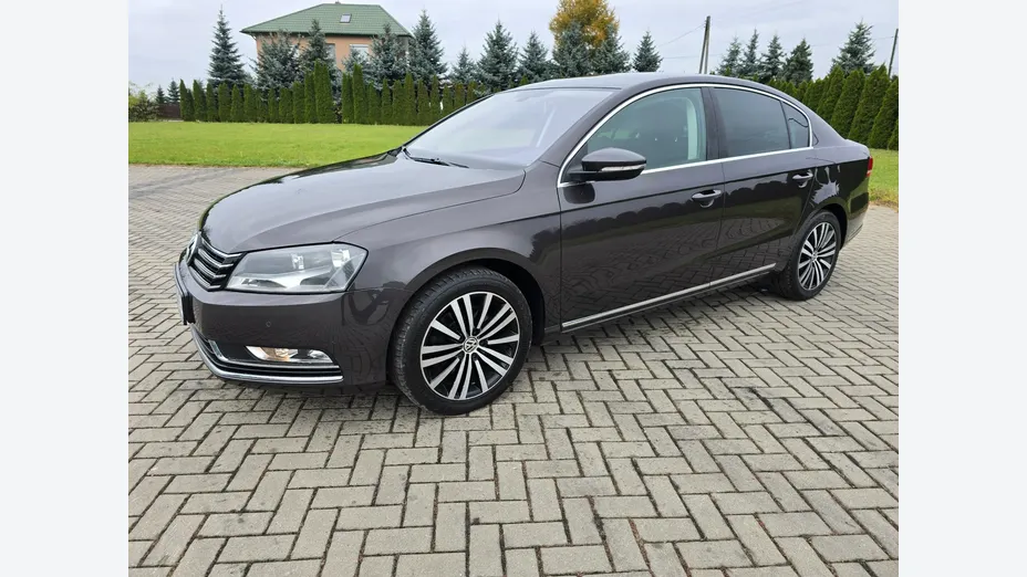VOLKSWAGEN Passat -