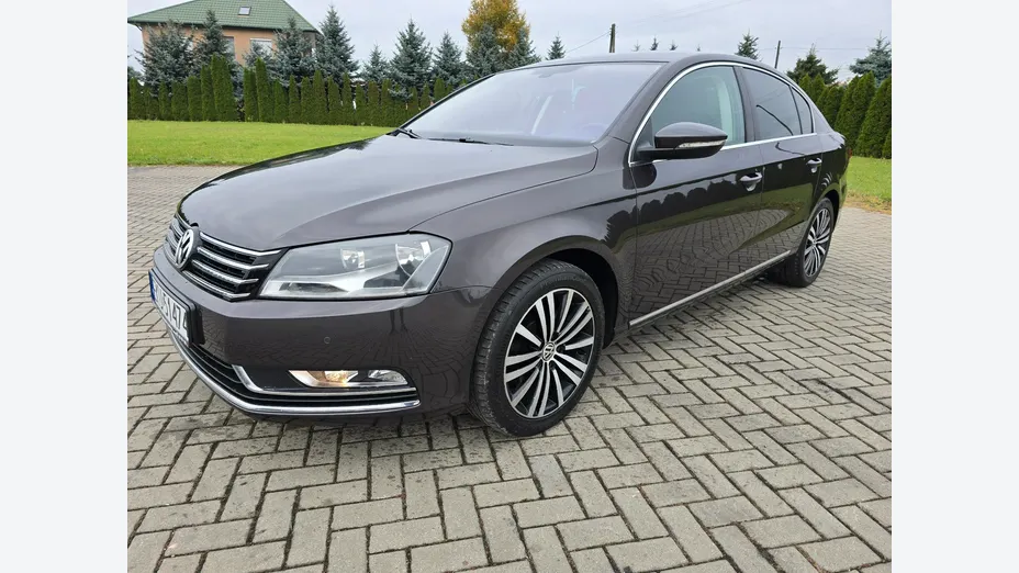 VOLKSWAGEN Passat -