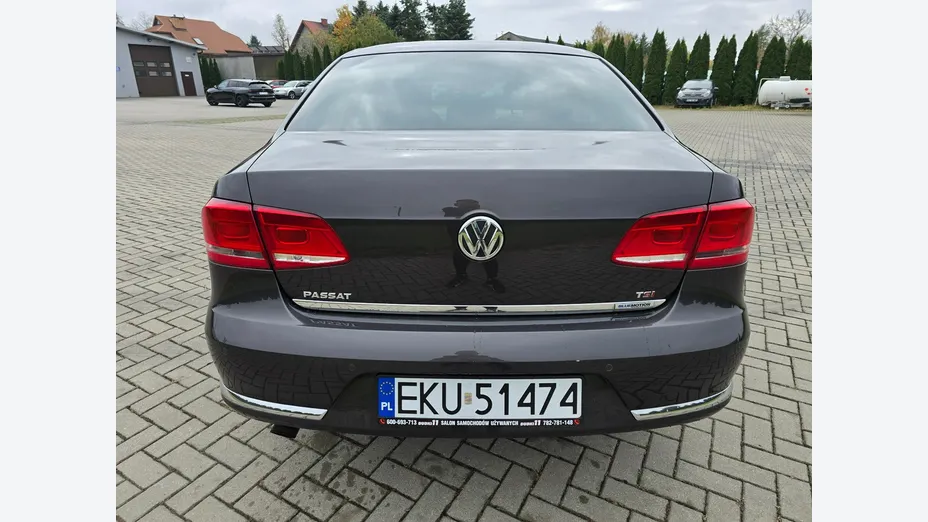 VOLKSWAGEN Passat -