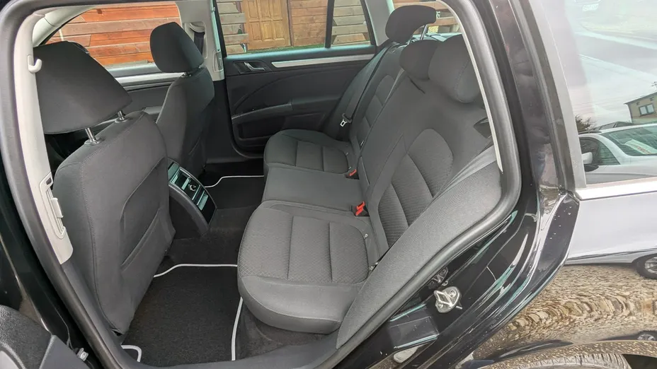 SKODA Superb -