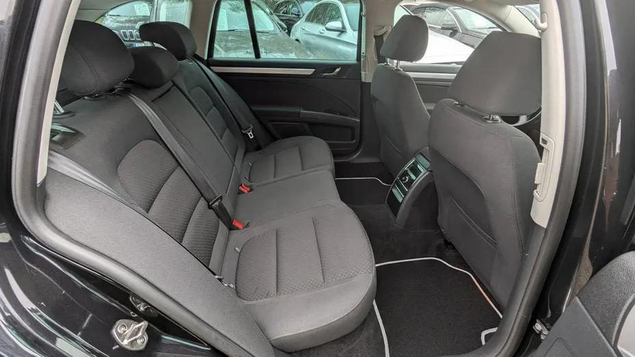 SKODA Superb -