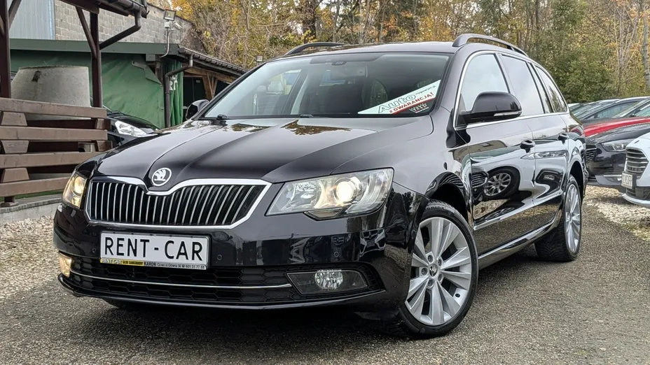 SKODA Superb -