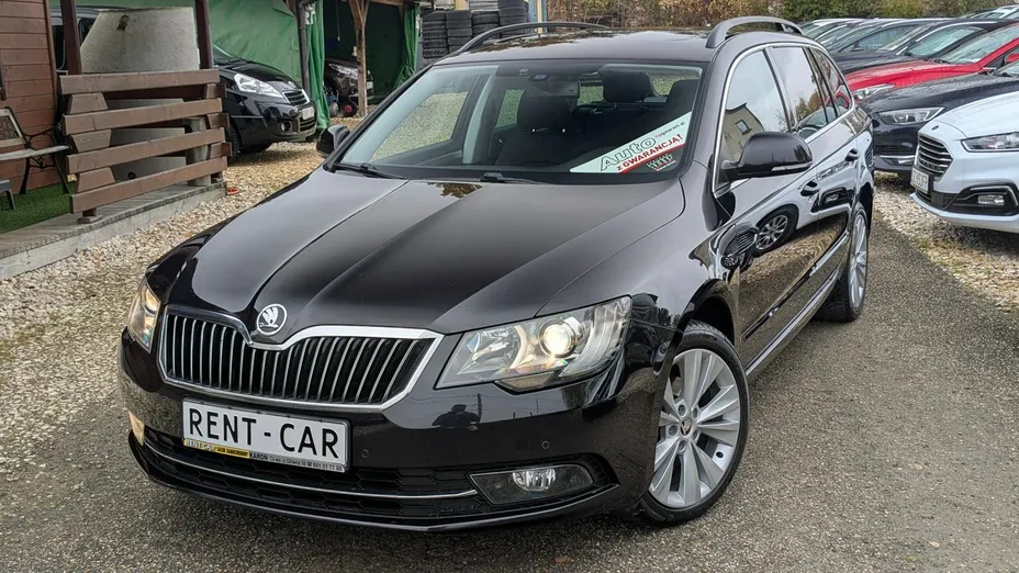 SKODA Superb -
