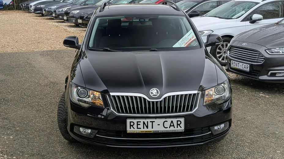 SKODA Superb -