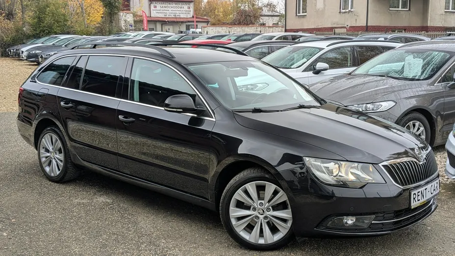 SKODA Superb -