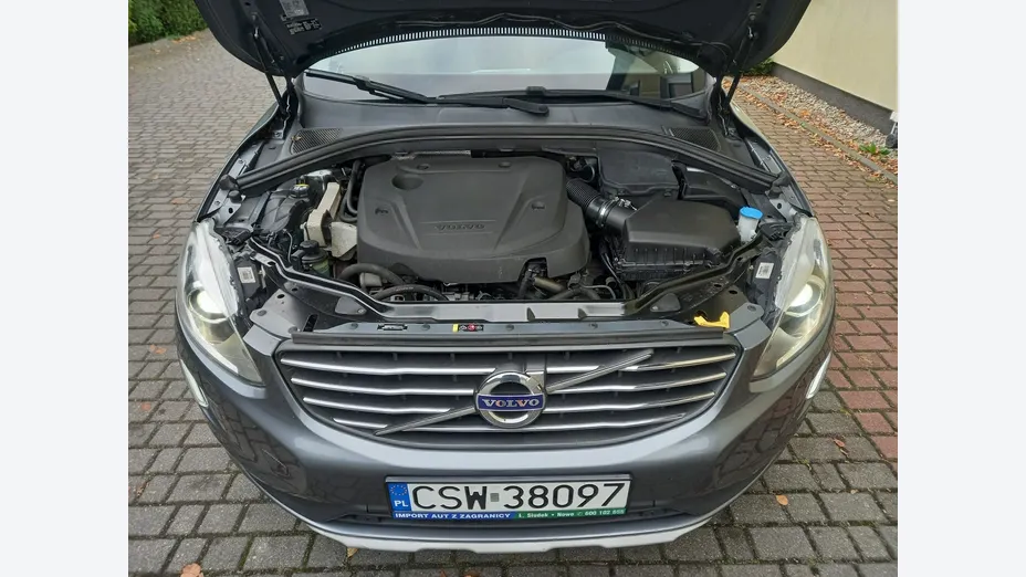 VOLVO XC60 -