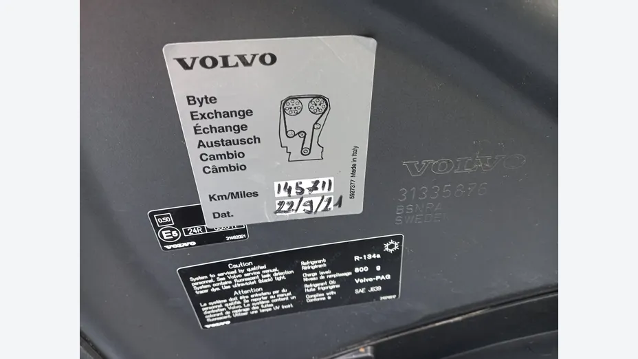 VOLVO XC60 -