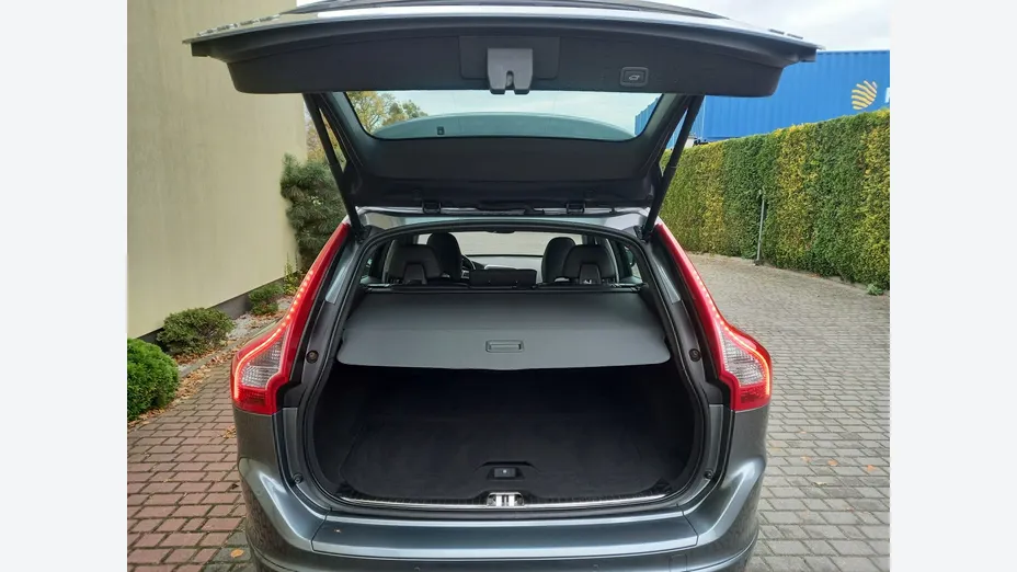 VOLVO XC60 -