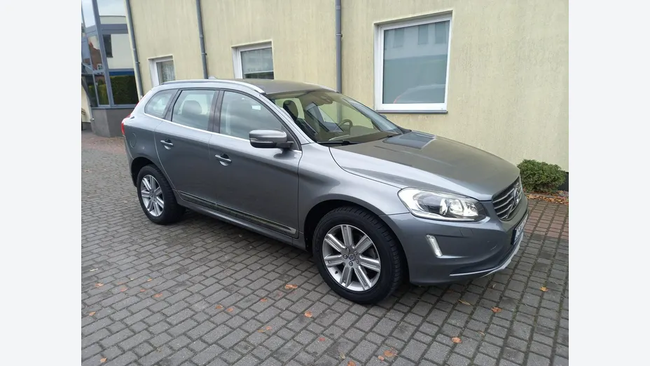 VOLVO XC60 -