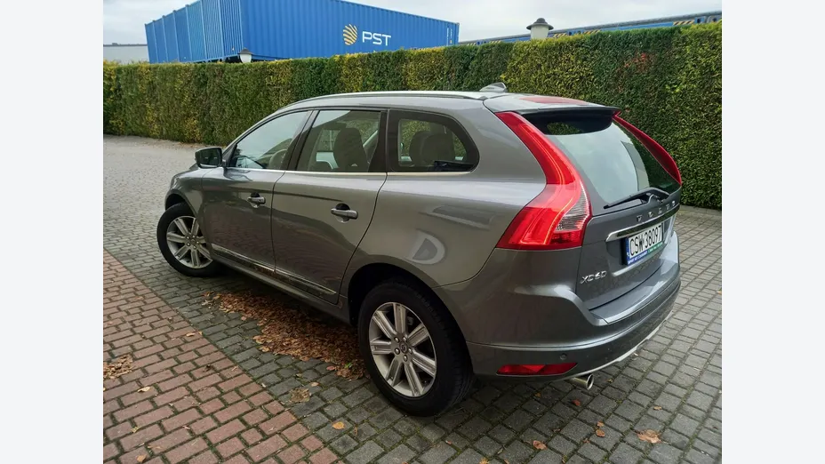 VOLVO XC60 -