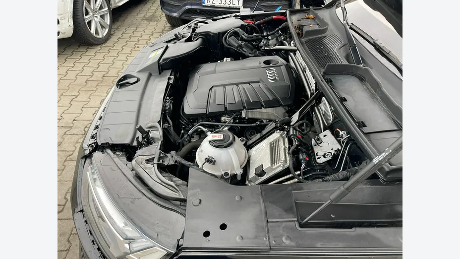 AUDI Q5 -