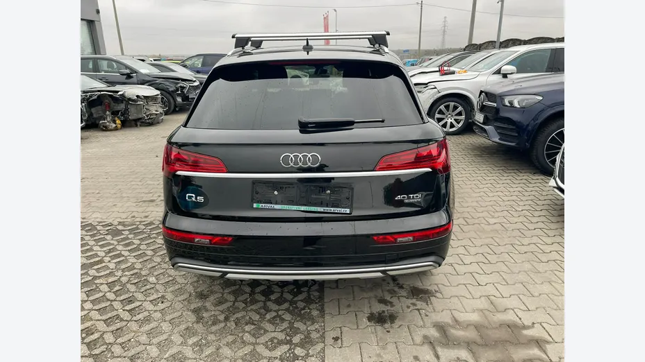AUDI Q5 -