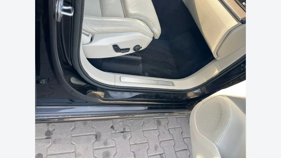 VOLVO XC90 -