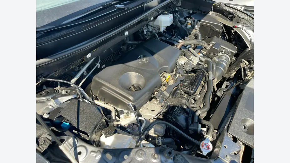 TOYOTA RAV4 -
