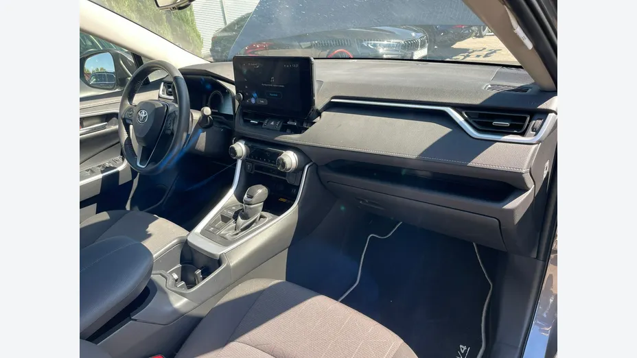 TOYOTA RAV4 -