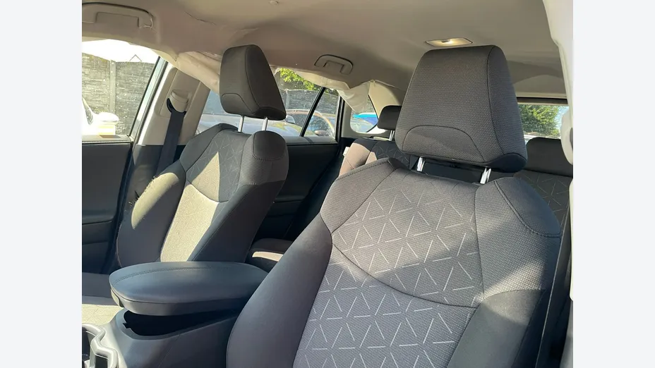 TOYOTA RAV4 -