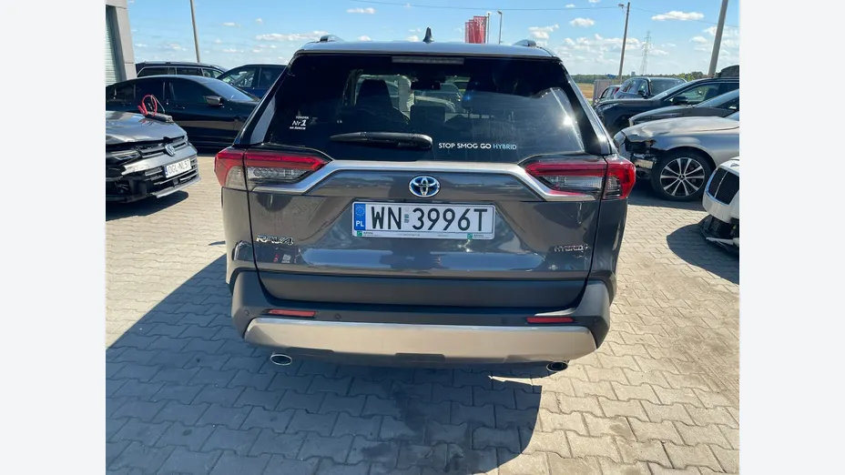 TOYOTA RAV4 -
