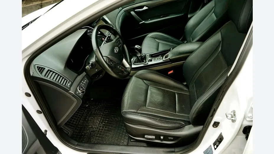 HYUNDAI i40 -