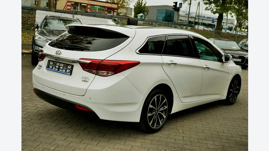 HYUNDAI i40 -