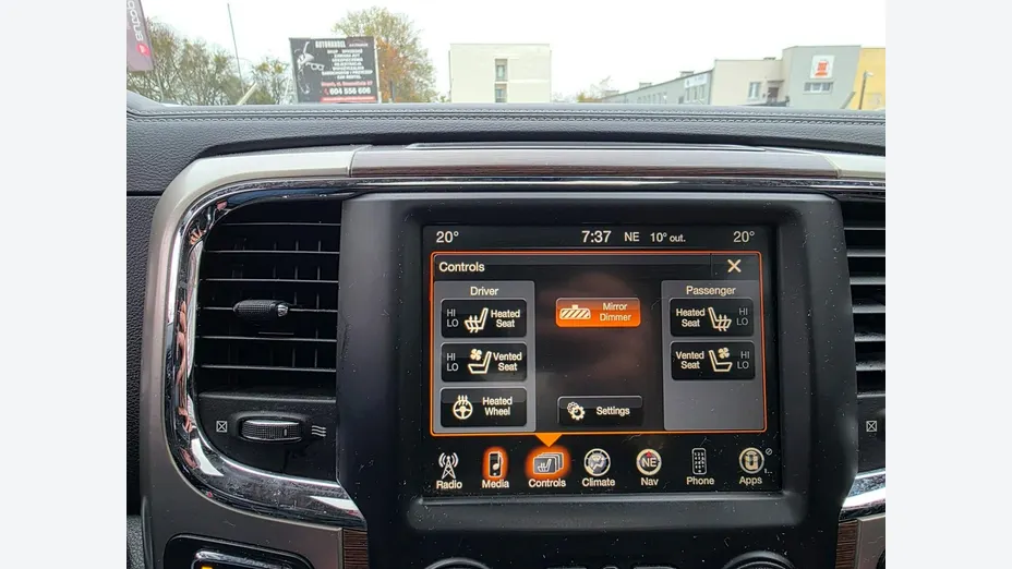 RAM 1500 -