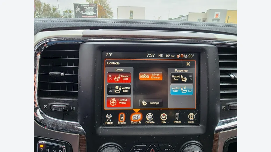 RAM 1500 -
