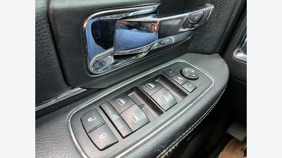 RAM 1500 -