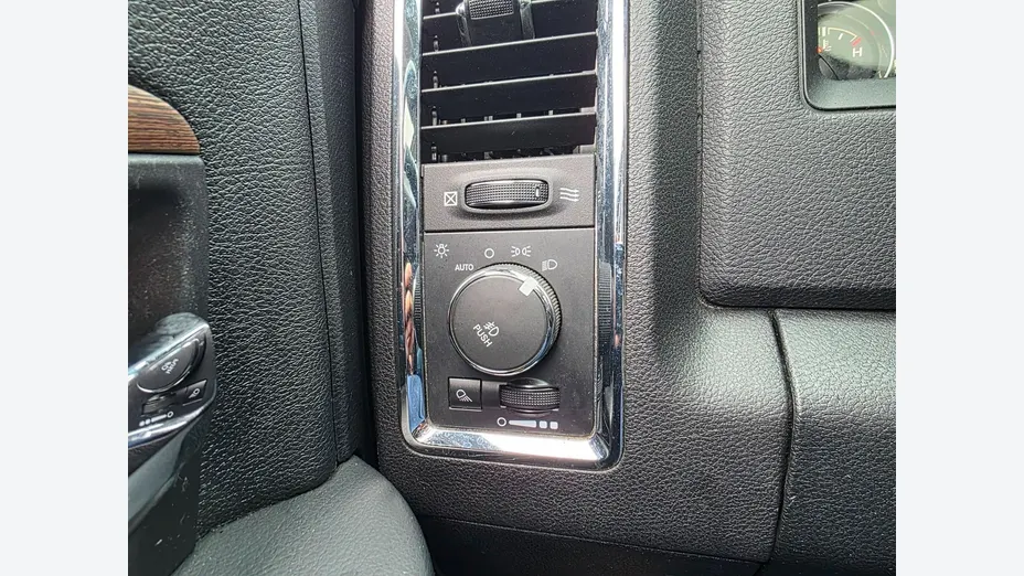 RAM 1500 -