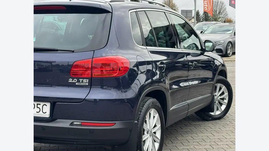 VOLKSWAGEN Tiguan -