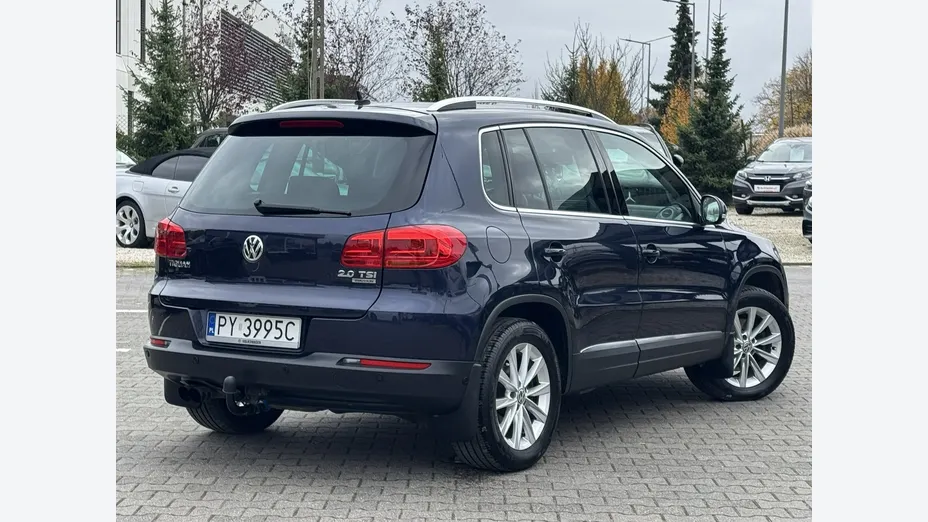 VOLKSWAGEN Tiguan -