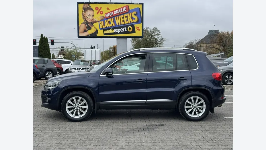 VOLKSWAGEN Tiguan -