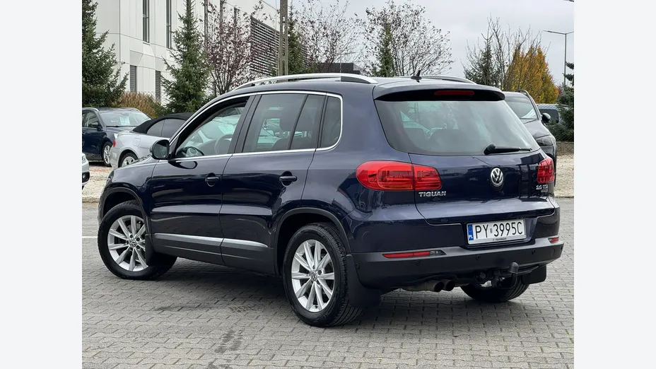 VOLKSWAGEN Tiguan -