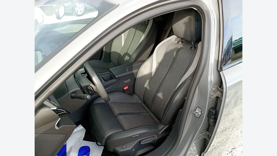PEUGEOT 308 -