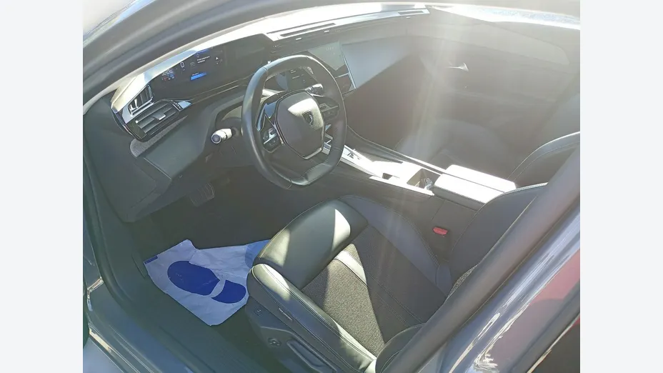 PEUGEOT 308 -