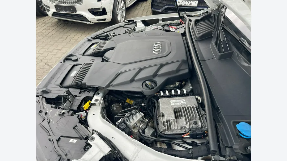 AUDI Q7 -