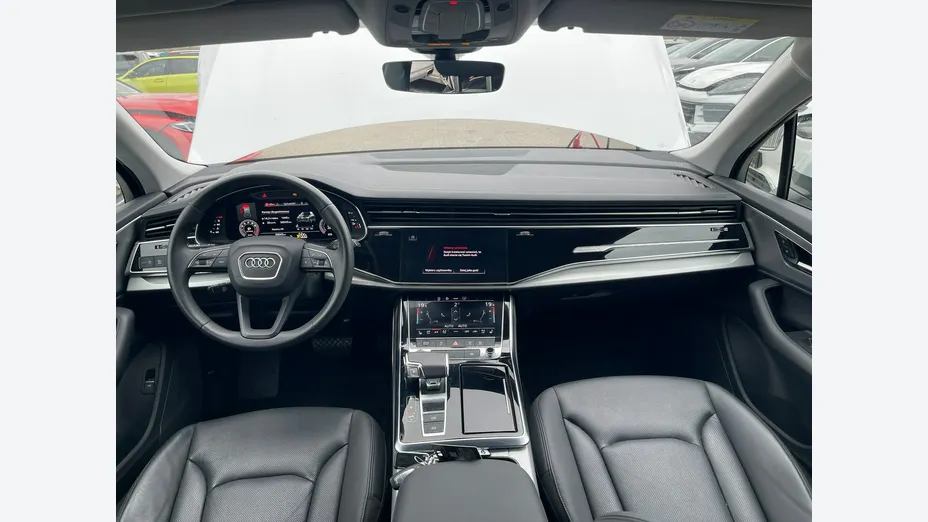 AUDI Q7 -