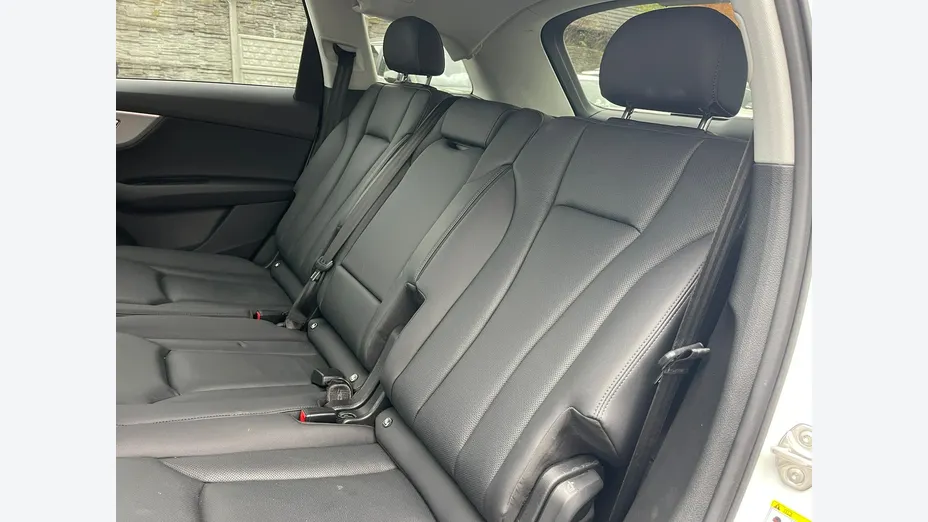 AUDI Q7 -