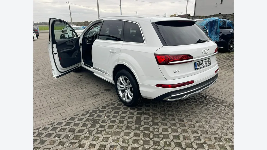 AUDI Q7 -