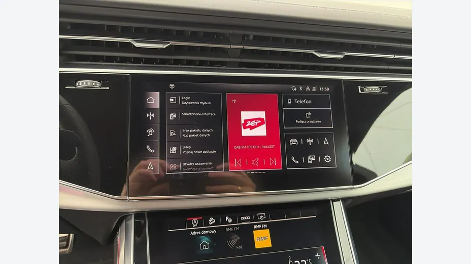 AUDI Q8 -