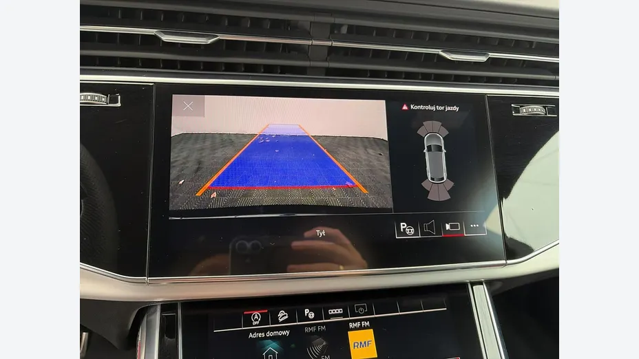 AUDI Q8 -