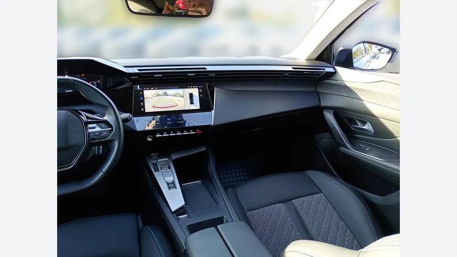 PEUGEOT 408 -