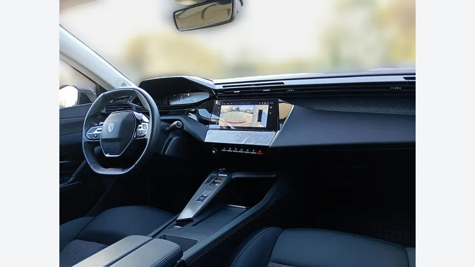 PEUGEOT 408 -