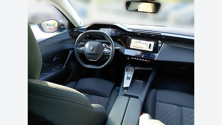 PEUGEOT 408 -